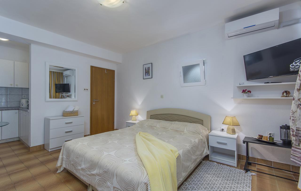 Apartments Ana - Ровинь Экстерьер фото