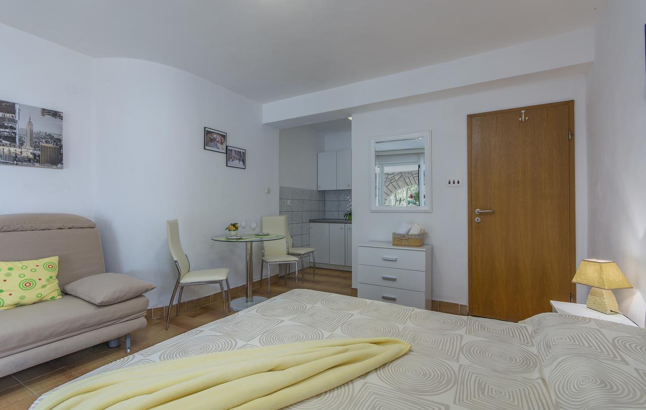 Apartments Ana - Ровинь Экстерьер фото